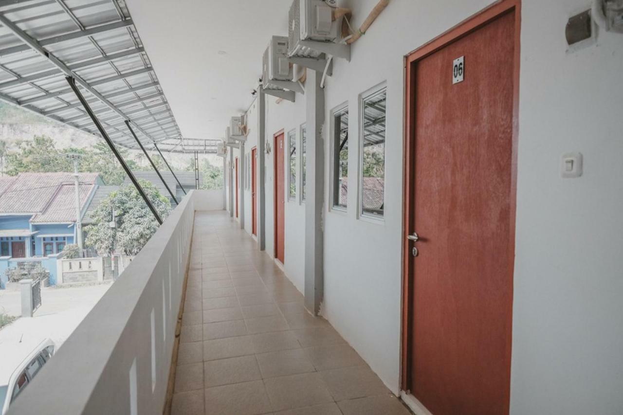 Reddoorz Near Gatot Subroto Lampung 2 Hotel Bandar Lampung Exterior photo